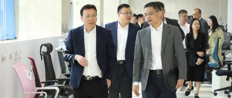 浙江省商務(wù)廳黨組成員、副廳長(zhǎng)高秉學(xué)蒞臨恒林家居調(diào)研